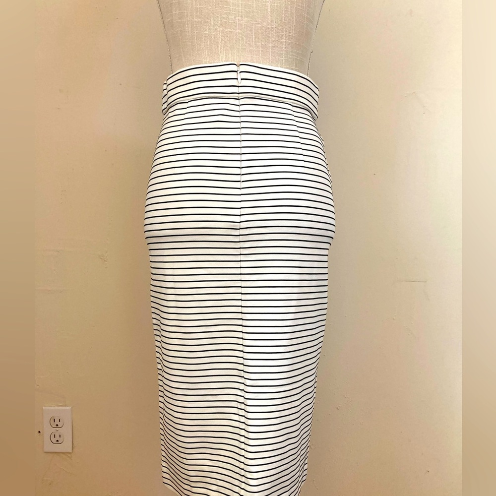 NWT Ann Taylor stretch pencil skirt blk & cream pin stripe